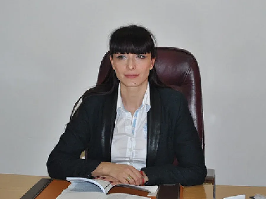 Депутат с конкурс за есе