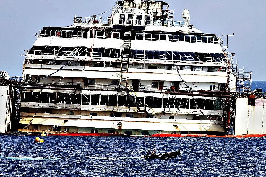 Откриха последната жертва на „Коста Конкордия"