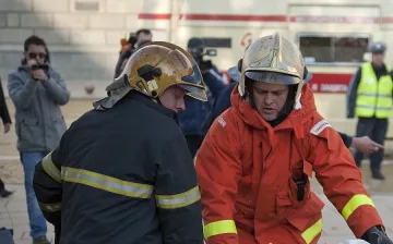 Човек се самозапали пред президентството