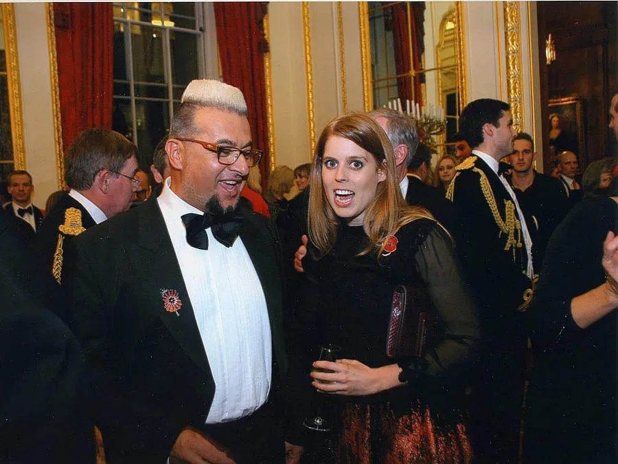 Евгени на бал с внучка на кралицата