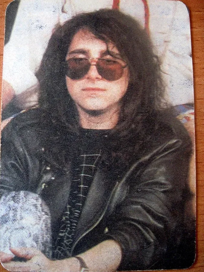 Приятели спасиха измамен китарист