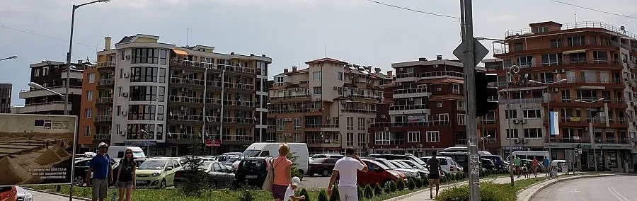 Бизнесът в примка на затегнатите колани