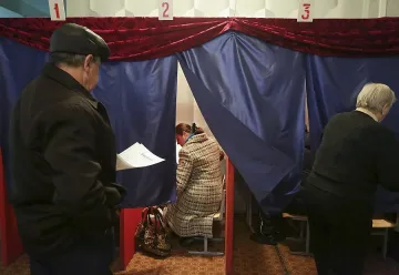 Източна Украйна провежда избори