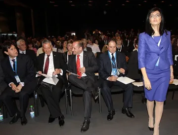 Кунева, Лукарски и Кънев разделят депутатите си