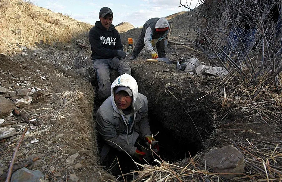 "Черни археолози" изнасят оръжие от Русия