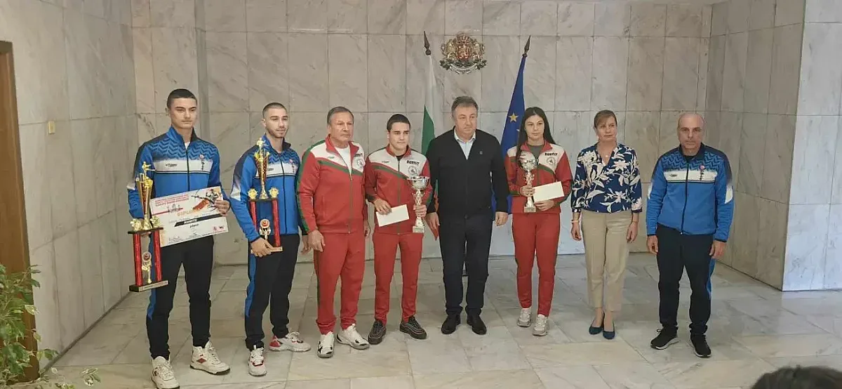 Кметът на Шумен даде почетен приз на млади спортисти