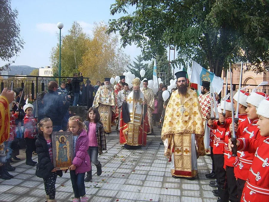 Пловдивският митрополит Николай освети новоизграденото неделно училище в Кърджали