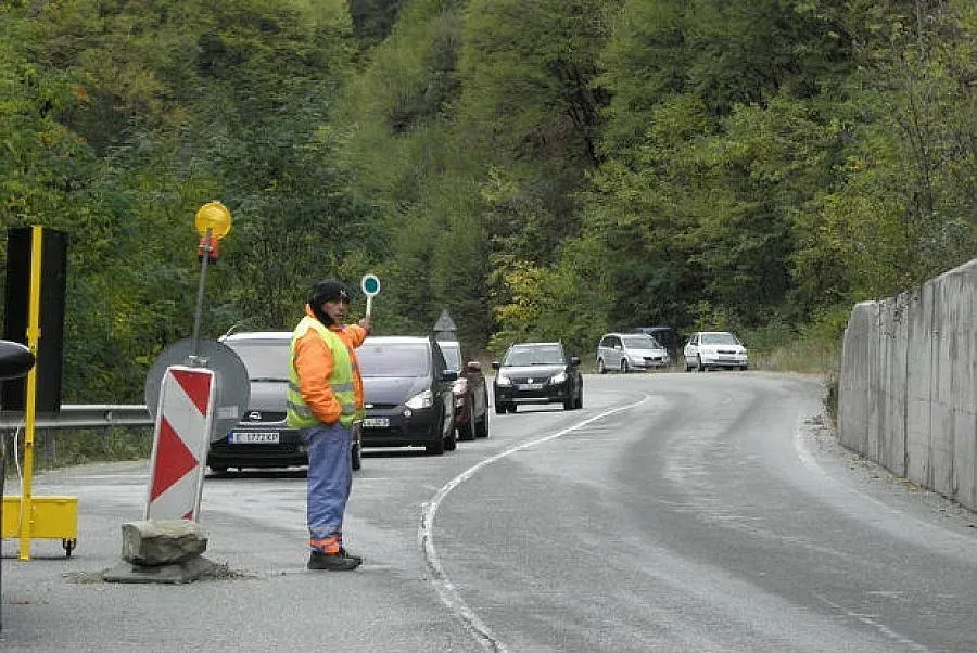 Пропадна част от пътя Смолян - Асеновград