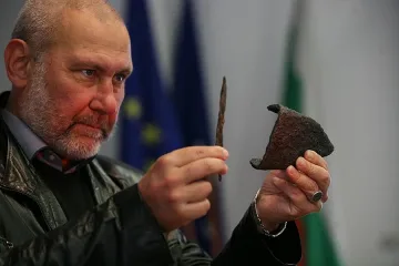 Само родени в събота с професия "вампирджии"