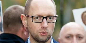 Яценюк: ЕК да е гарант за руския газ