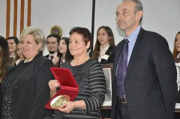 Учителка по история получи национална  награда "Даскал Ботьо Петков"