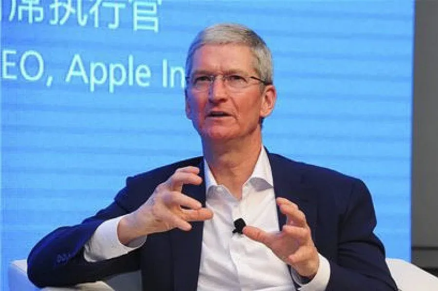 Тим Кук разкри, че е гей, заради другите
