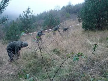 Спецгрупа от Сухопътните войски продължава с помощта след взрива в „Миджур"