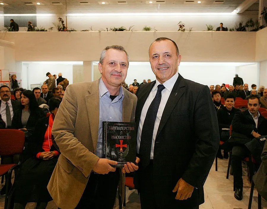 Ралчев разбулва мистерии