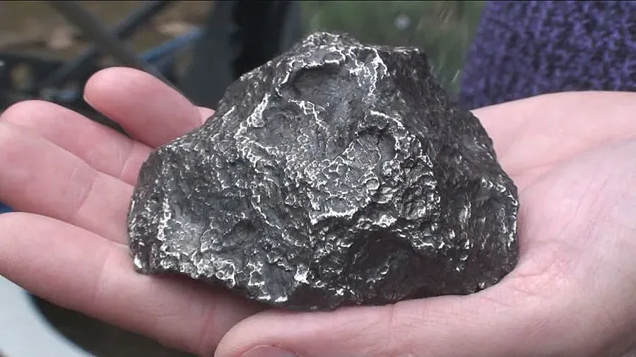 Баба на 112: Падна ми метеорит в двора