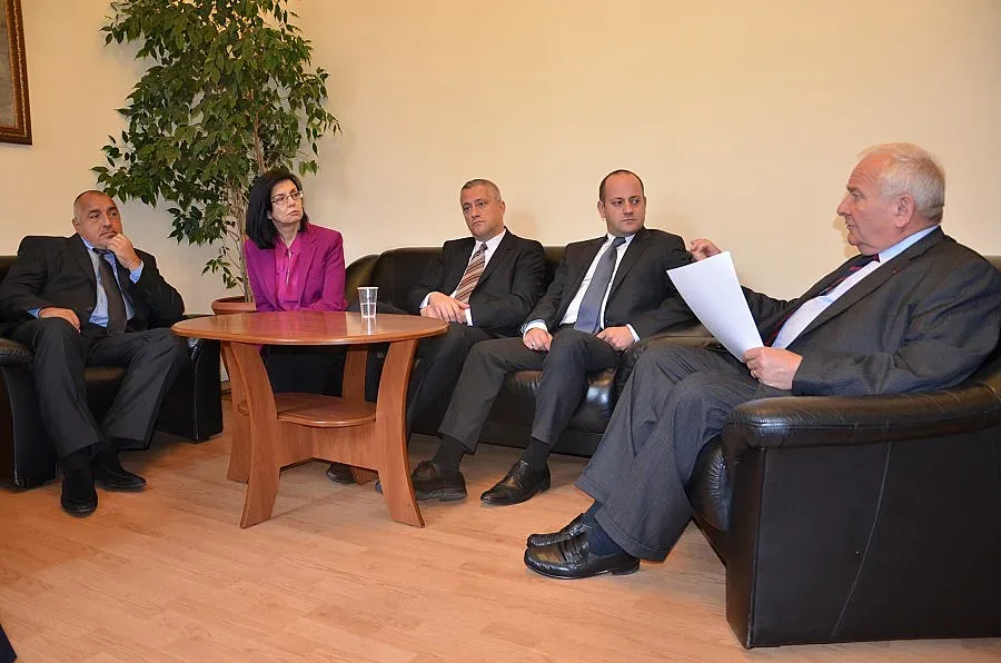 Срещата между РБ и ГЕРБ отново без резултат