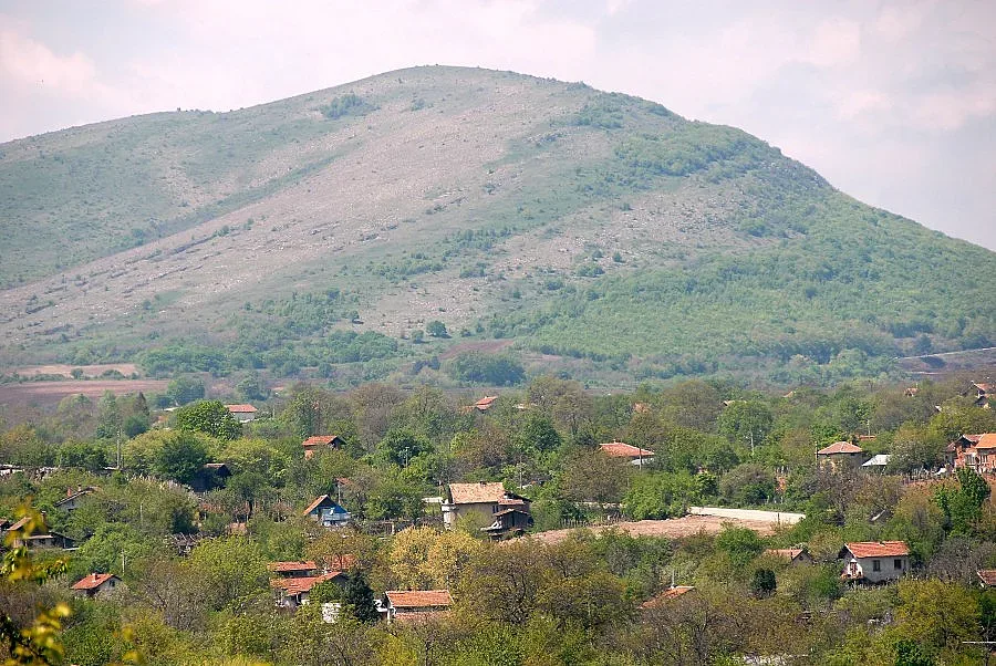 Искат спиране на взривове до язовир "Огоста"