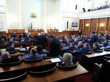 Комисии и пътища са темите в първия работен ден на депутатите