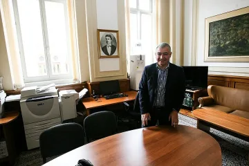 Депутати в акция "Направи си сам"