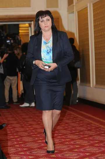 Нинова: В момента всички искаме стабилност