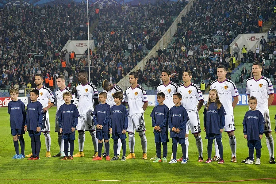 Вдигнаха бяло знаме в "Базел"