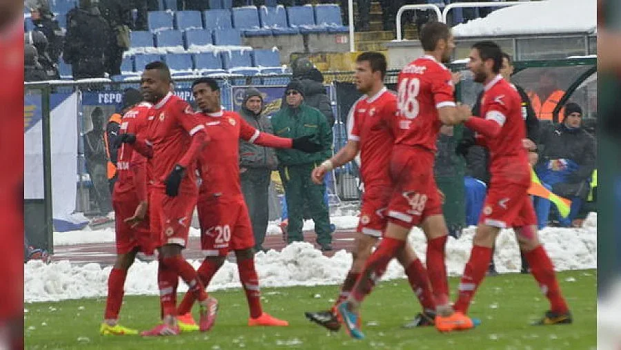 "Червените" привлякоха бразилец