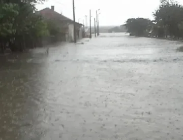 Търсят виновник за потопа в Хасково