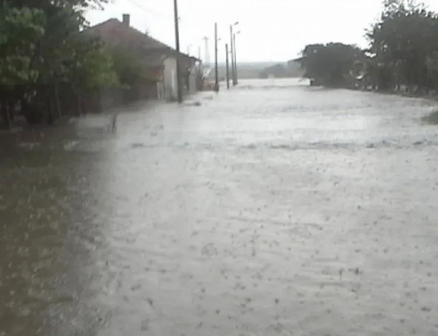 Търсят виновник за потопа в Хасково