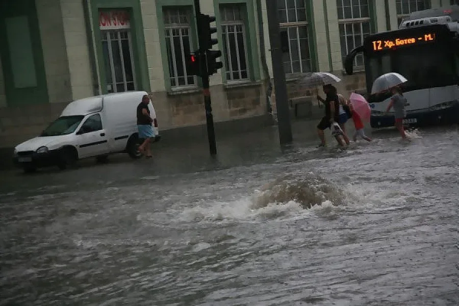 Майка на две деца загина във водното бедствие край Бургас