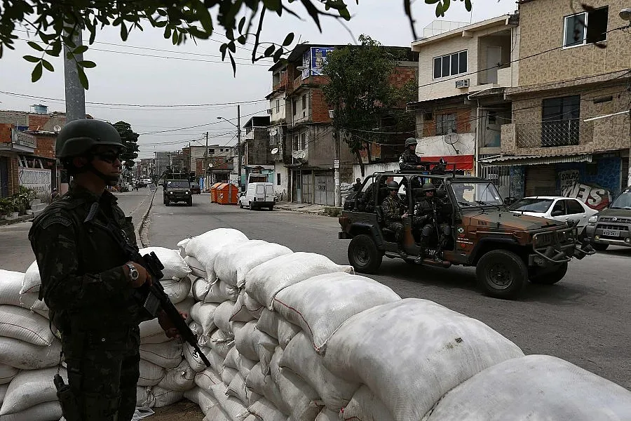 Бразилия избира между Русеф и Невеш