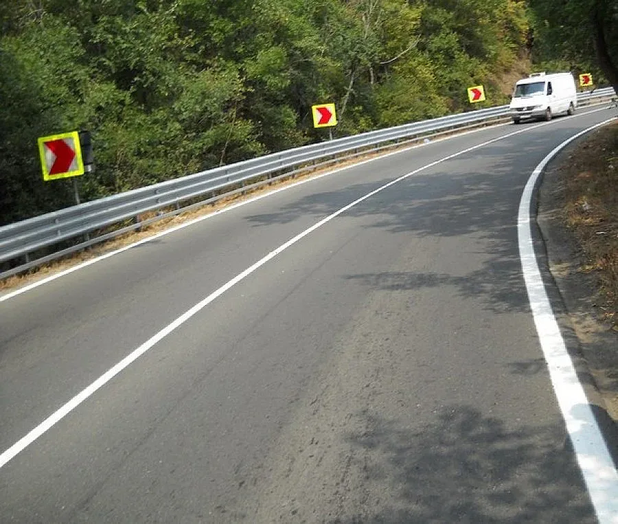 Възстановиха движението между Варна и Бургас през Дюлино