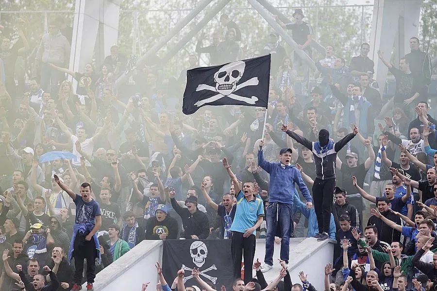 Задържаха 55-има запалянковци преди Вечното дерби