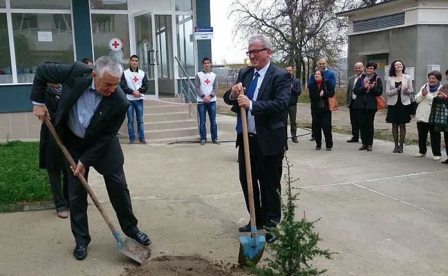 Христо Григоров връчи златен медал на БЧК-Кърджали по случай 100-годишния юбилей