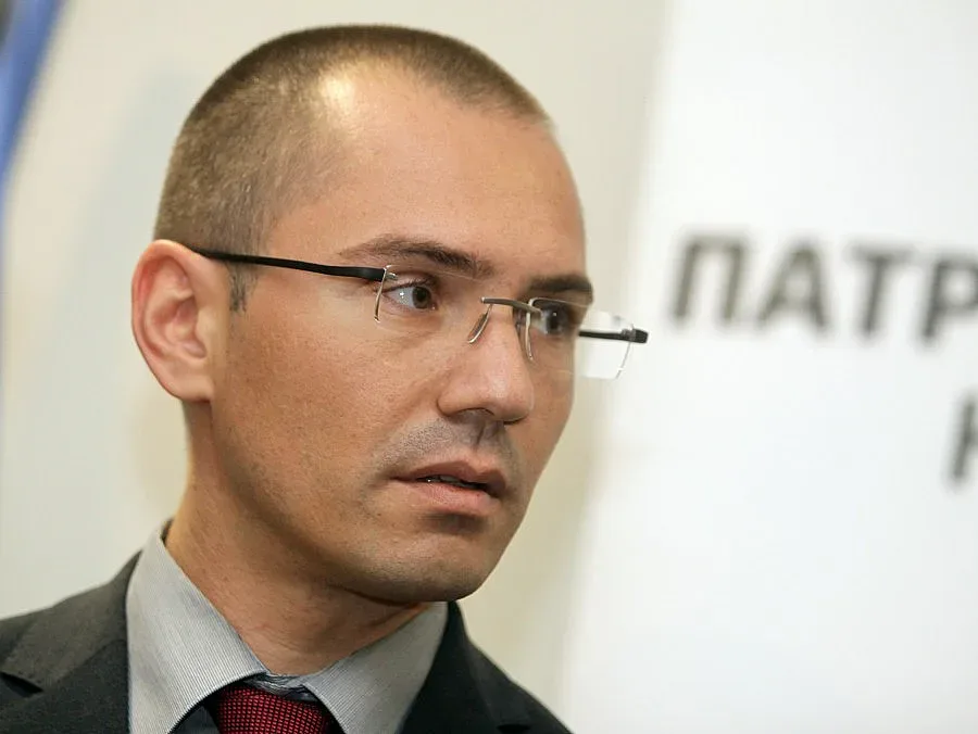 Ангел Джамбазки: Кадрите на ДПС да се освободят чрез конкурси