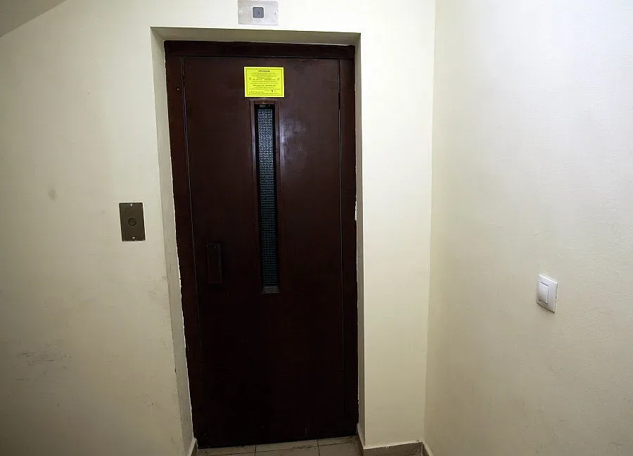 Асансьорът- убиец в "Гео Милев" е бил незаконно монтиран