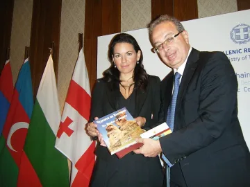 Гръцки министър с "Чудесата на България"