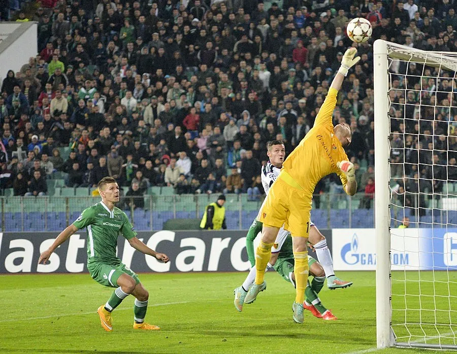 УЕФА би шута на семкаджиите