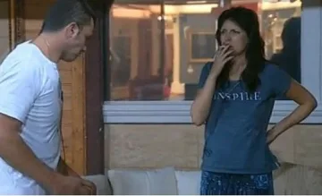 Жени вече не спи с Тачо