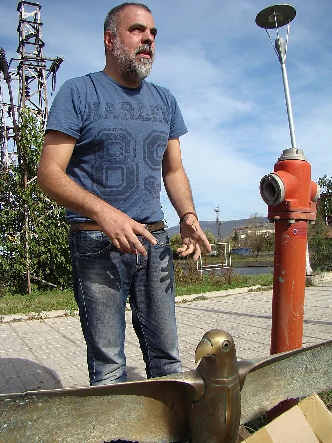 Четири сокола кацнаха на Черния мост в Монтана