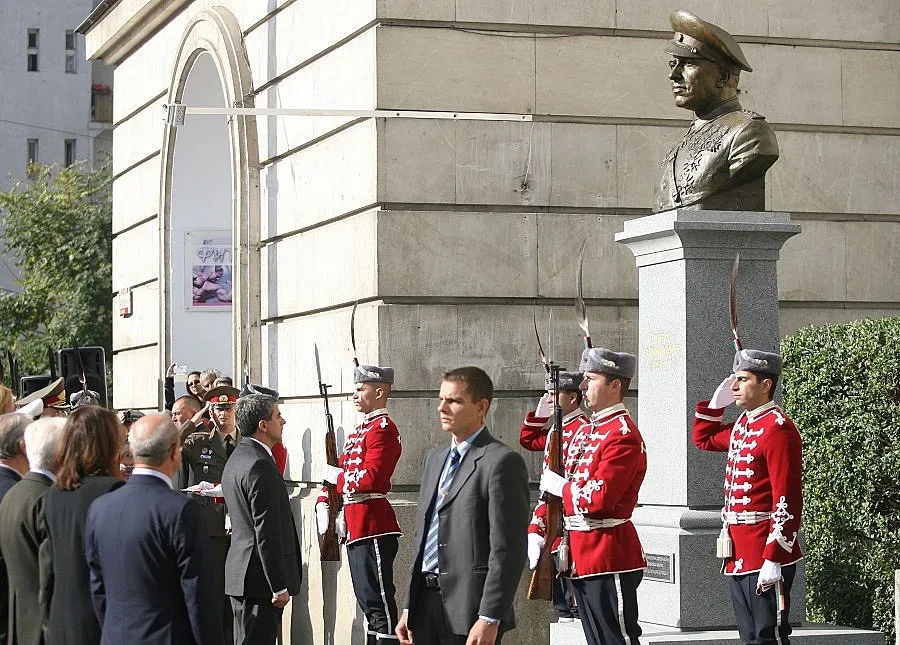 Откриха паметник на генерал Владимир Стойчев в столицата