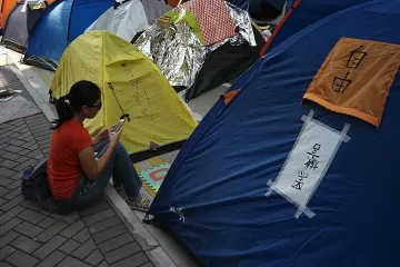 Протестиращи и власт в Хонконг с частично съгласие в първия кръг от преговори