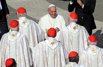 Папа Франциск при комшиите през ноември