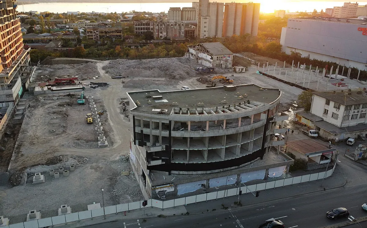 Взривяват знаково място в Бургас! Ето причината