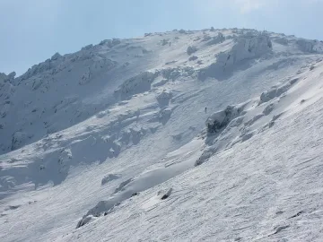 Гонсало носи педя сняг в България