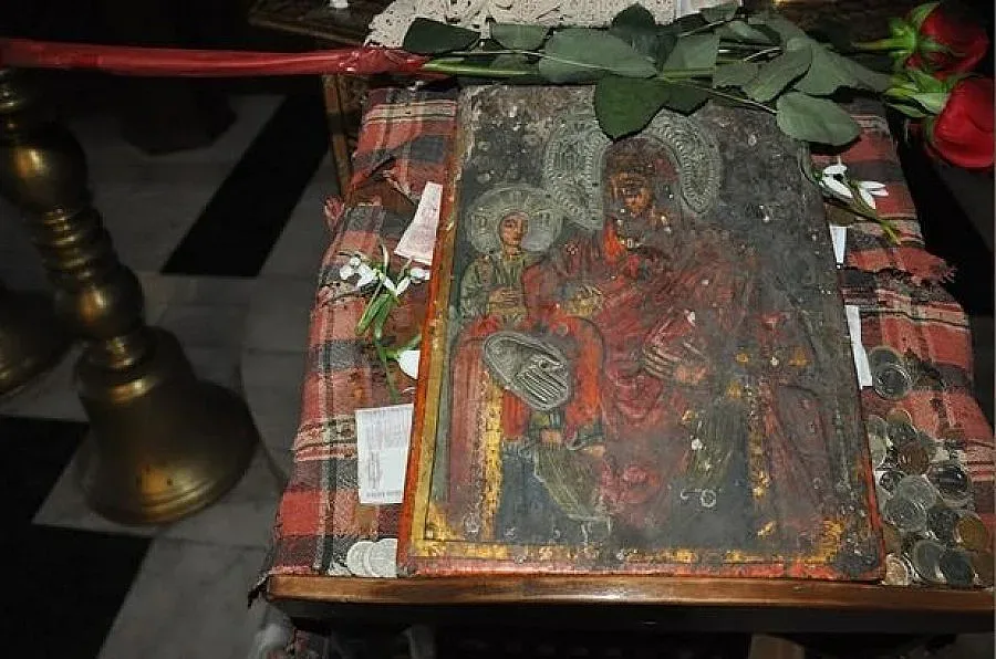 Зазиданата икона на гости във Видин
