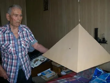 Орех в джоба пази от лъчите убийци