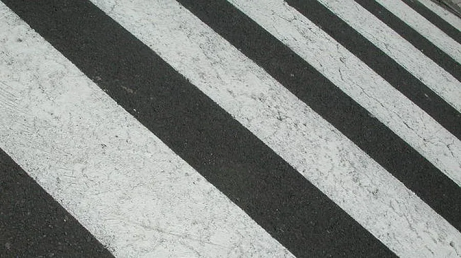 Блъснаха двама на пешеходни пътеки в Русе