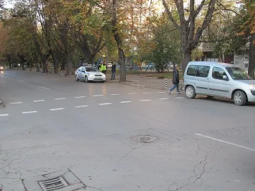 Кола блъсна 12-годишно дете на пешеходна пътека