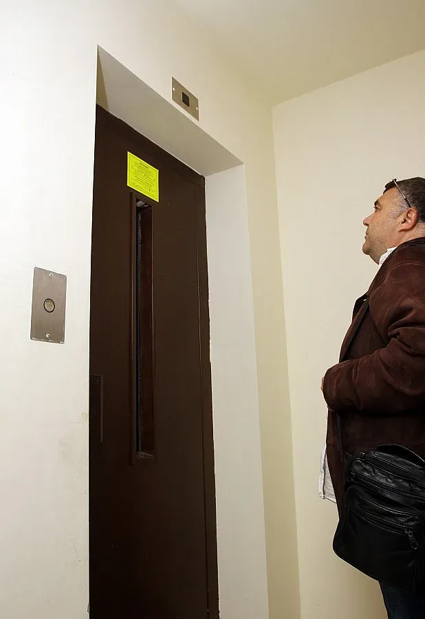 Зет загина в асансьор, за да спаси тъща си (ОБЗОР)