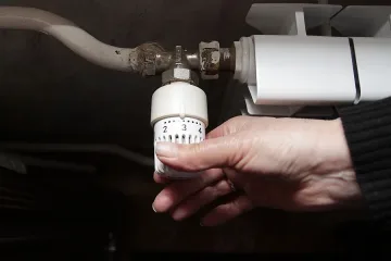 Вдигат с 6,50 лв. енергийната помощ